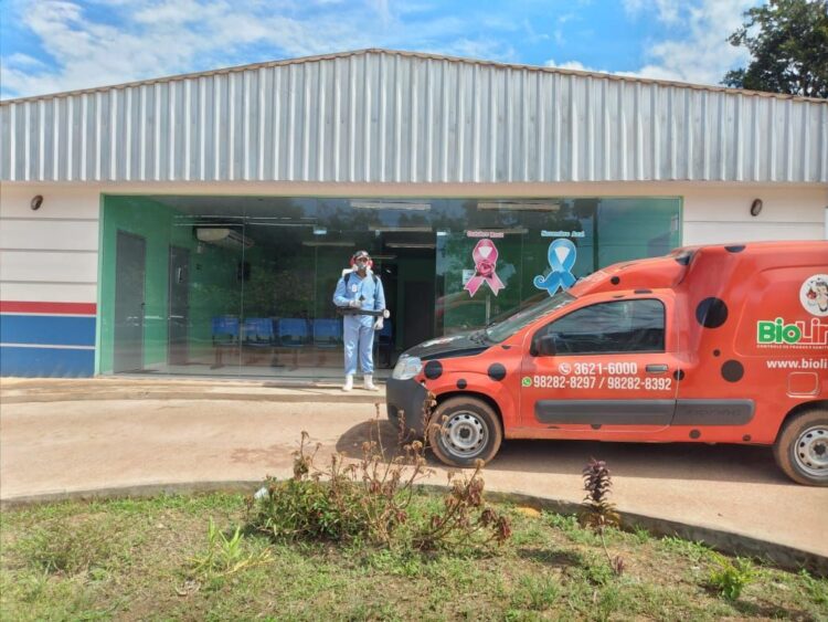 Presidente Figueiredo sanitiza ambientes públicos no combate ao coronavirús