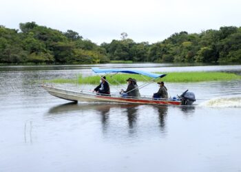 Equipes de saúde vão a zona rural de Maués para vacinar crianças