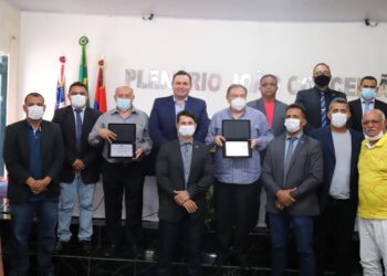 Eirunepé concede título de cidadão honorário aos deputados Átila e Belão Lins