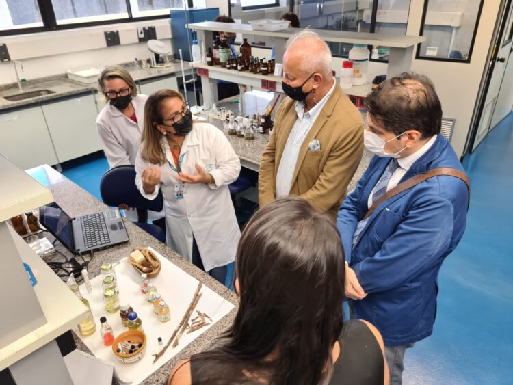 Representantes consulares tratam sobre logística e bioeconomia com Suframa e CBA