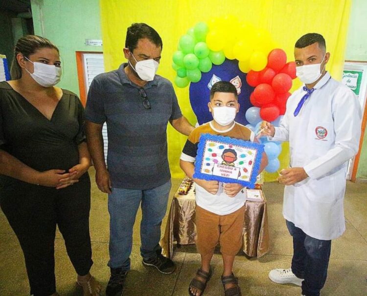 Prefeitura de Alvarães sai na frente e inicia vacinação em crianças a partir de 5 anos