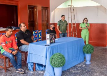 Prefeitura de Nhamundá faz parceria com recicladores e empresas de navegação