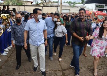 Em Manacapuru, solenidade de abertura do Ano Escolar reúne profissionais da educação e alunos