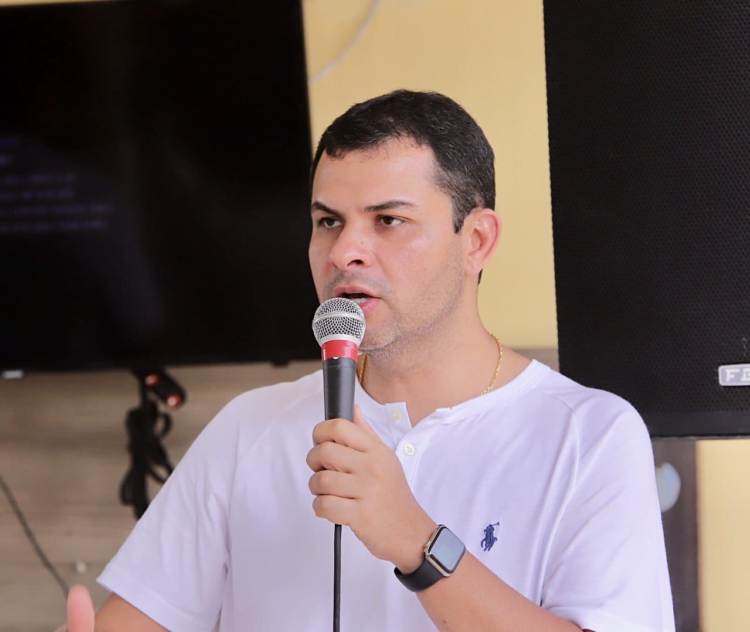 Após destinar R$ 300 mil para saúde de Rio Preto da Eva, Saullo Vianna se compromete a destinar mais R$ 300 mil para infraestrutura