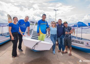 Prefeitura de Nhamundá realiza entrega de botes de alumínio para transportadores escolares