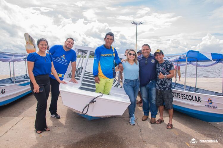 Prefeitura de Nhamundá realiza entrega de botes de alumínio para transportadores escolares