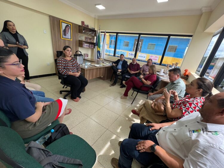 Prefeitura, Fundação Rede Amazônica e Instituto SOKA, alinham estratégias ambientais para Presidente Figueiredo