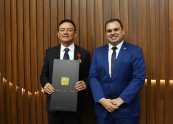 Prefeito Dedei Lobo é homenageado na Assembleia Legislativa com medalha Ruy Araújo