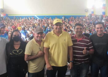 Bi Garcia comanda entrega de 3 mil cestas básicas às famílias vítimas dos efeitos das chuvas em Parintins