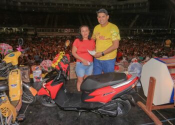 Mães de Parintins são presenteadas com mais de 700 prêmios