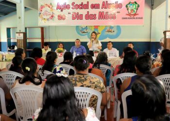 Vereadora Adriana Canindé promove ação social no Dias das Mães, em Maués
