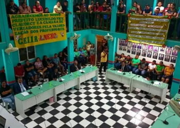 Prefeito de Alvarães autoriza pagamento de reajuste de 33,24% do piso dos professores municipais