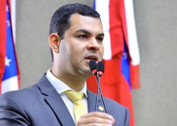 Isenção do ICMS não está chegando ao consumidor’, alerta Saullo Vianna sobre valor das passagens aéreas no AM