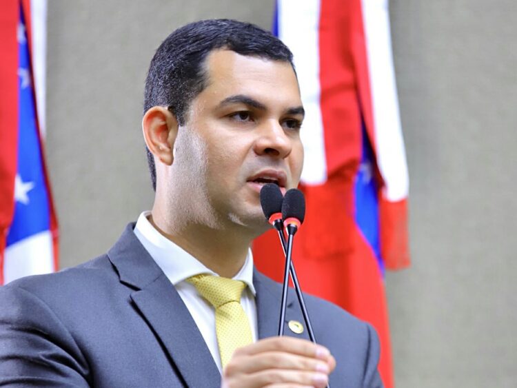 Isenção do ICMS não está chegando ao consumidor’, alerta Saullo Vianna sobre valor das passagens aéreas no AM