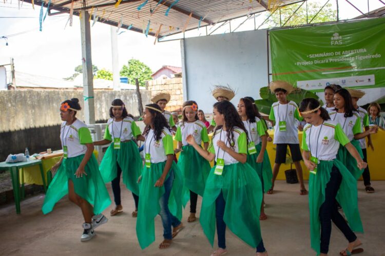 Programa fortalece autoestima de crianças e adolescentes ribeirinhos de Presidente Figueiredo