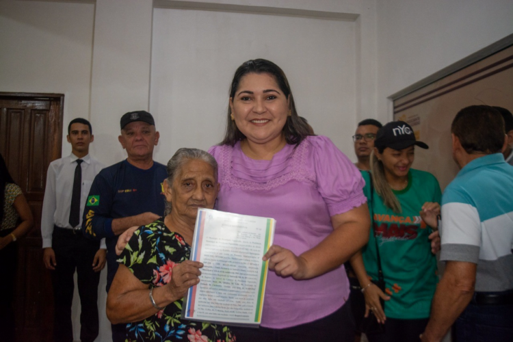 Patrícia Lopes dá o pontapé inicial na regularização fundiária do município de Presidente Figueiredo