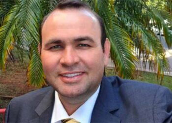 Assembleia Legislativa concede medalha a Raylan Barroso, prefeito de Eirunepé