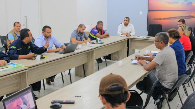 Prefeitura de Parintins e órgãos de segurança definem ações para tráfego fluvial durante Festival Folclórico 2022