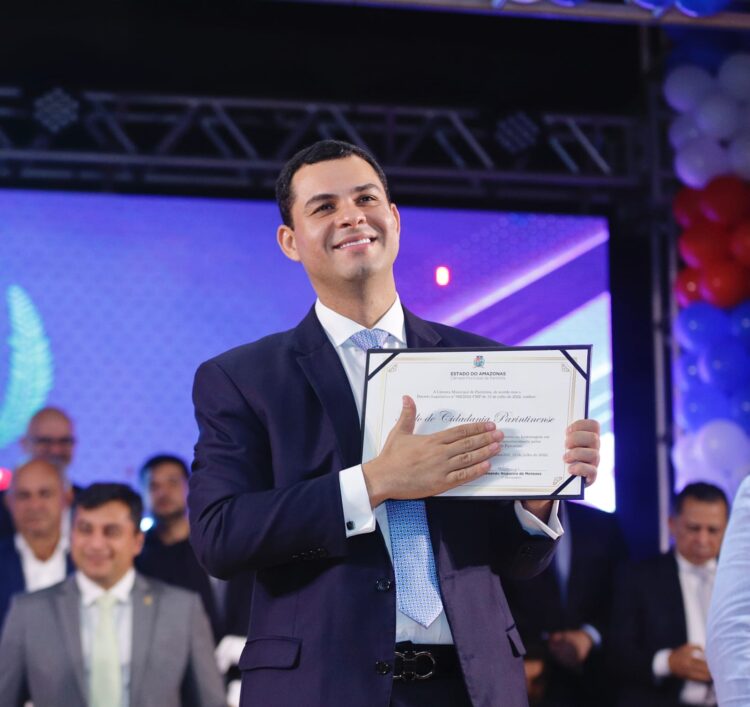 “O título mais importante da minha vida”, diz Saullo Vianna ao receber Título de Cidadão Parintinense