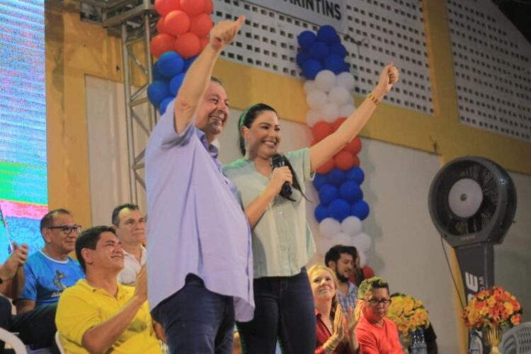 Mayra Dias destaca liderança de Omar e enaltece vinda do senador a Parintins