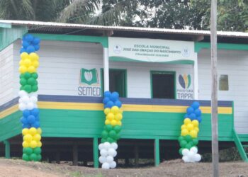 Num fim de semana intenso, prefeitura de Tapauá inaugura escola em zona rural, inicia ano letivo nas aldeias e promove Arraial para 3ª idade