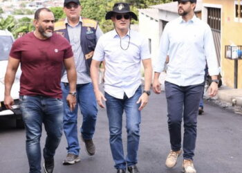 Prefeitura de Manaus beneficia novas ruas nas zonas Norte e Leste com o programa ‘Asfalta Manaus’