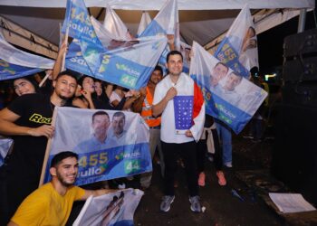 Adesivaço marca início da campanha de Saullo a deputado federal