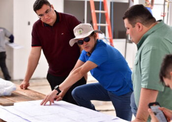 Prefeito David Almeida fiscaliza revitalização de creche na zona norte e anuncia mais de 4 mil novas vagas