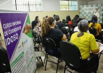 Prefeitura de Manaus abre inscrições para curso de ‘Cuidador Informal de Idoso’