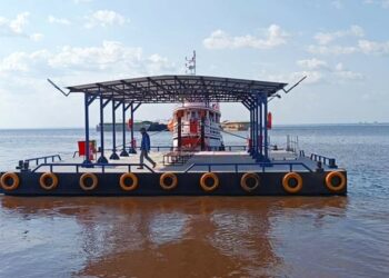 Prefeitura e Governo do Estado entregam Porto Flutuante para  Distrito de Caiambé