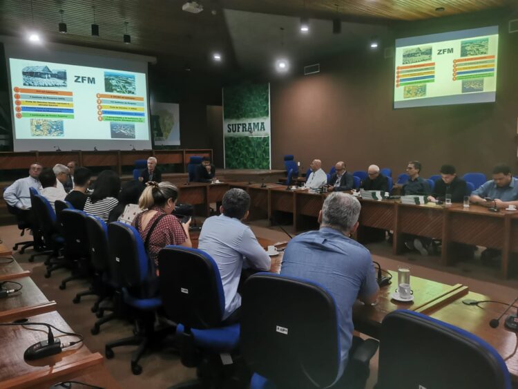 Suframa aborda importância estratégica do modelo ZFM junto a comitiva de jornalistas brasileiros