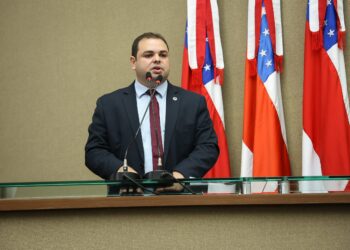 Sancionada lei de Roberto Cidade que estabelece o ‘Março Azul Marinho’, de atenção ao câncer de intestino