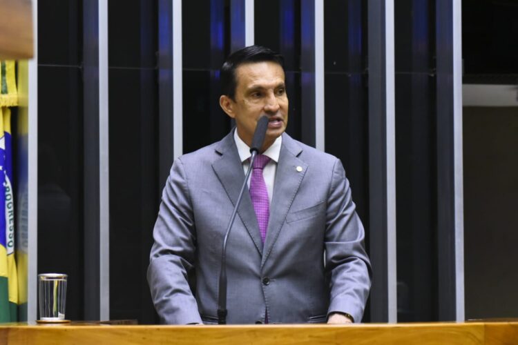 Deputado federal Sidney Leite diz que é preciso rever políticas públicas para os indígenas