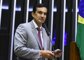 Sidney parabeniza Suframa pelos seus 56 anos e destaca cosméticos e fitoterápicos como opção de desenvolvimento regional