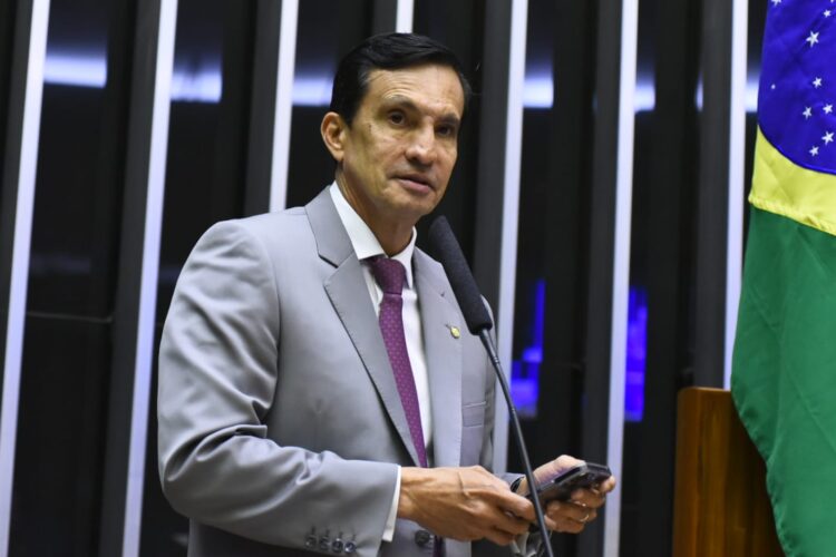 Sidney parabeniza Suframa pelos seus 56 anos e destaca cosméticos e fitoterápicos como opção de desenvolvimento regional