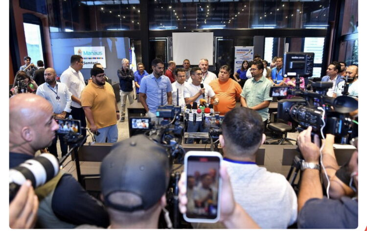 Prefeito de Manaus lança programa ‘Empreende Manaus’ e anuncia investimentos em clubes e associações de mães da capital