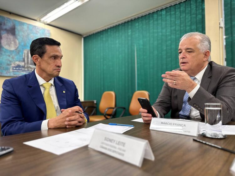 Ministro de Portos e Aeroportos confirma interesse do Governo em construir um Porto público para Manaus