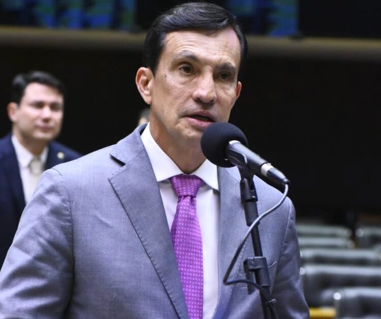 Sidney Leite propõe PL para amortecer o valor do gás de cozinha