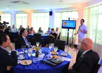 Promovido pela Fecomércio-AM, Sidney Leite participa de debate sobre a Reforma Tributária