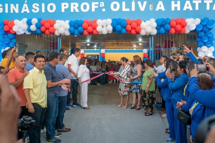 Bi Garcia celebra 15 anos da escola Charles Garcia com entrega de ginásio poliesportivo e cultural em Parintins