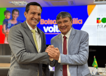 Modelo de cashback em itens de cesta básica é discutido por Sidney Leite em Brasília