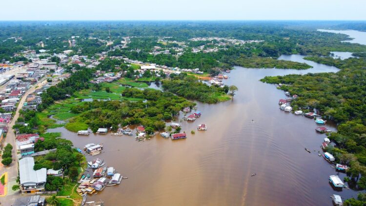 Prefeitura de Alvarães vai doar 1 mil lotes para população carente do município