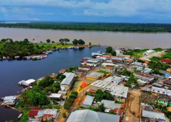 PACOTE DE OBRAS: Prefeitura entrega obras de infraestrutura, pavimentação de ruas, drenagem, iluminação, estádio de futebol, triciclos motorizados, centro do idoso e implementos agrícolas