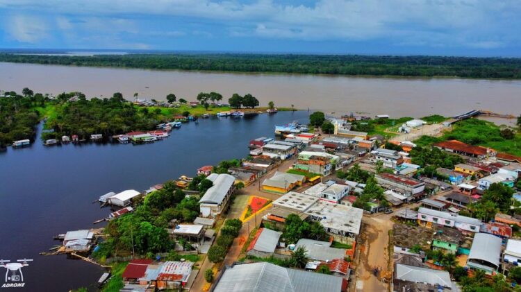 PACOTE DE OBRAS: Prefeitura entrega obras de infraestrutura, pavimentação de ruas, drenagem, iluminação, estádio de futebol, triciclos motorizados, centro do idoso e implementos agrícolas