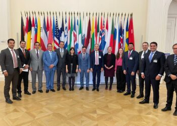 GT da Reforma Tributária vai à Paris para conhecer modelo de cobrança de impostos