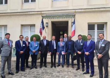 Deputados federais encerram participação na OCDE em Paris