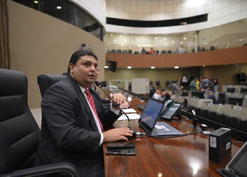 Projeto de Caio André determina que atletas de escolinhas de futebol estejam matriculados em unidades de ensino em Manaus