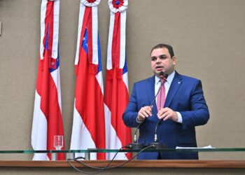 Roberto Cidade pede esclarecimentos sobre 14 barragens de mineração, em Presidente Figueiredo, vulneráveis a rompimento