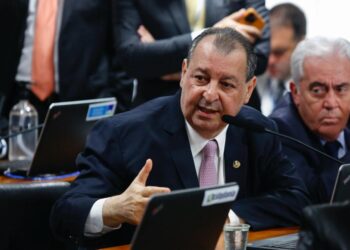 Senador Omar se reúne com Ministro Haddad e lideranças para discutir Arcabouço Fiscal