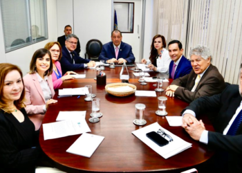 Sidney Leite intermedia encontro da FP em Educação da Câmara com senado para falar sobre Fundeb e Arcabouço Fiscal